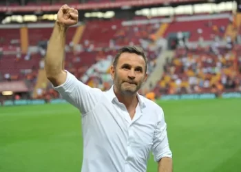 Galatasaray Okan Buruk’un sözleşmesini uzattı