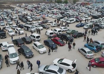 Bayram öncesi, ikinci el otomobil pazarında yoğun hareketlilik yaşanıyor