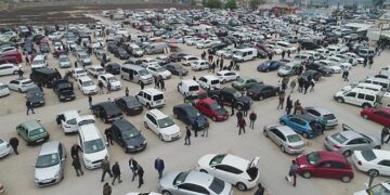 Bayram öncesi, ikinci el otomobil pazarında yoğun hareketlilik yaşanıyor