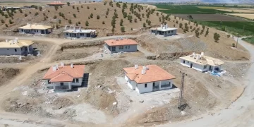 Bakan Özhaseki, köy konutlarıyla ilgili bir paylaşım yaptı