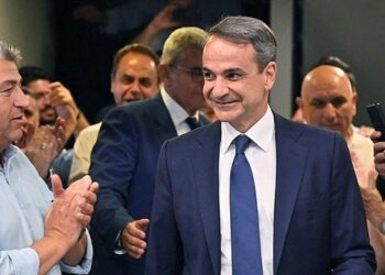 Miçotakis, komşuda tek başına iktidara yükseldi