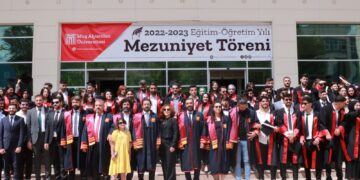 Muş Alpaslan Üniversitesi 2022-2023 mezuniyet töreni