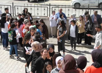 Muş Malazgirt’te YKS heyecanı yaşanıyor