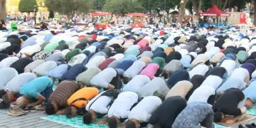 Vatandaşlar, 81 ilde bayram namazı için camilere akın etti