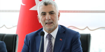 Ticaret Bakanı Ömer Bolat, ihracat konusunda önemli bir açıklama yaptı