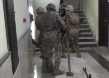 Bursa merkezli 5 ilde gerçekleştirilen uyuşturucu operasyonunda 65 kişi gözaltına alındı