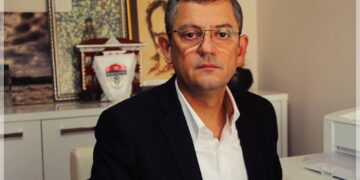 Özgür Özel Kimdir? CHP Genel Başkanlığı’na Aday Olacak Mı?