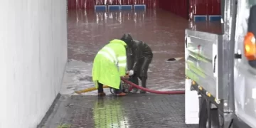 Manisa’da sağanak yağış su baskınlarına neden oldu