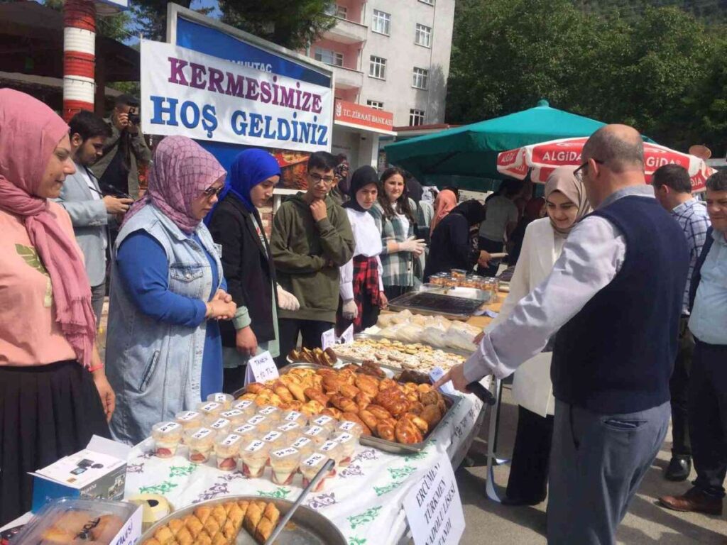 sinop ta depremzede ogrenciler yararina kermes duzenlendi habermeydan