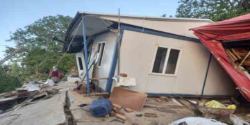 Sinop’ta heyelan sonrası evde hasar oluştu