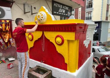 Sinop’ta Şampiyon Çeşme Sarı-Kırmızı Renklere Boyandı