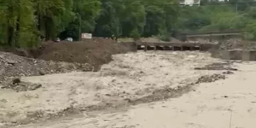 Sinop Türkeli’de köprü ulaşıma kapatıldı