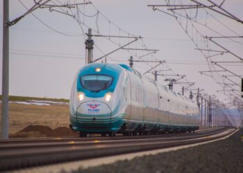 Bakan Uraloğlu açıkladı: Trenlerde 24 bin 472 kişilik kapasite artışına gidildi