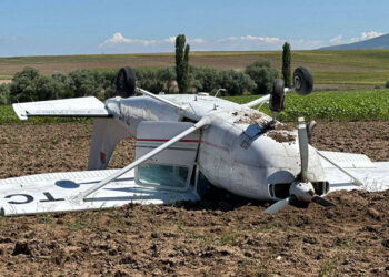 Aksaray’da bir eğitim uçağı düştü