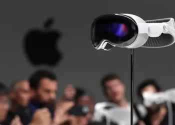 BBC editörü, Vision Pro adlı Apple’ın yeni karma gerçeklik gözlüğünü denedi ve deneyimini aktardı
