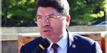 Yılmaz Tunç Kimdir? Bakanlık Görevini Ne Zaman Devraldı?