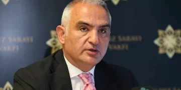 Bakan Ersoy duyurdu! Airbnb’ye vergi düzenlemesi geliyor