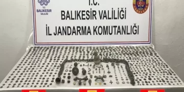 Balıkesir’de 2 bin 139 sikke ve 52 tarihi obje ele geçirildi