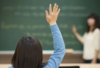 Deprem bölgesindeki öğretmenlerin iller arası yer değişikliği başvuruları başlıyor Deprem bölgesindeki öğretmenlerin iller arası yer değişikliği başvuruları başlıyor