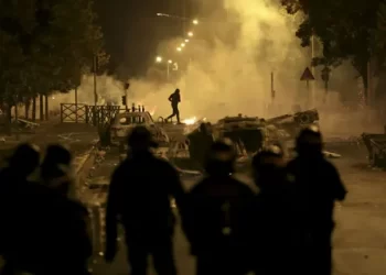 Fransa’da ulaşıma yasak! Hükümet artık OHAL seçeneğini dışlamıyor