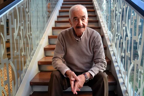 Başarılı senarist Safa Önal hayatını kaybetti Safa Onal hayatini kaybetti habermeydan