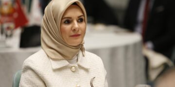 Aile ve Sosyal Hizmetler Bakanlığı 3 bin yeni personel alacak 263 şehit yakını, gazi ve gazi yakını kamu görevine atanarak istihdam edildi