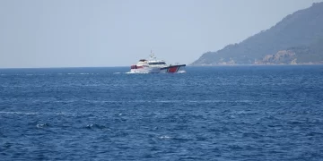 Ayvacık sularında 144 kaçak göçmen yakalandı