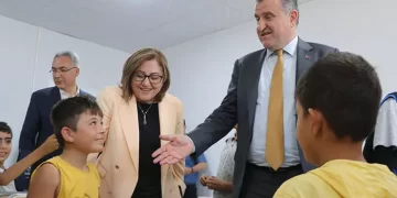 Bakan Bak açıkladı: Deprem bölgesine yeni yurtlar yapacağız