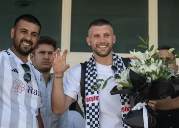 Beşiktaş Ante Rebic transferini KAP’a bildirdi!