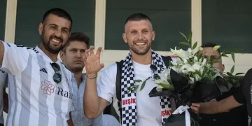 Beşiktaş Ante Rebic transferini KAP’a bildirdi!