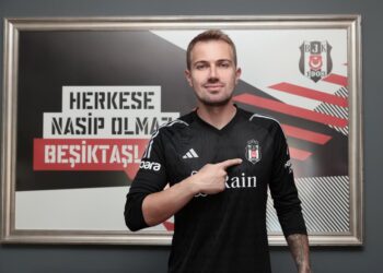Beşiktaş Mert Günok’un sözleşmesini uzattı