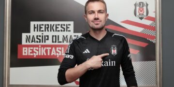 Beşiktaş Mert Günok’un sözleşmesini uzattı