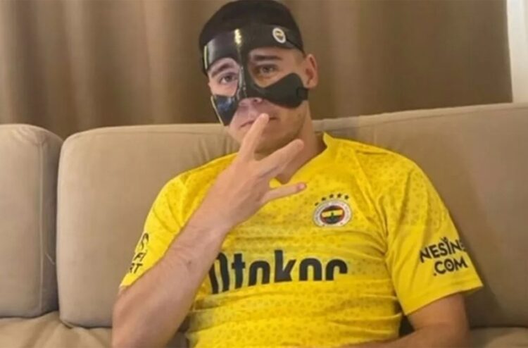emre mor burnunu yaptirdi habermeydan