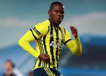 Fenerbahçe Samatta ile yollarını ayırdı!