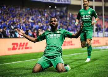 Galatasaray Cedric Bakambu’yu açıkladı