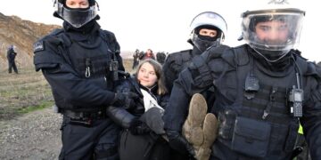 İklim aktivisti Greta Thunberg’a para cezası kesildi