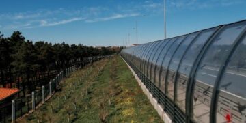 Bakan Özhaseki duyurdu: 11 bin 253 metrekare gürültü bariyerini tamamladık