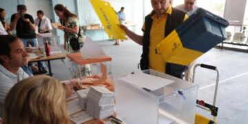 İspanya’da seçimler başladı! Vatandaşlar sandık başında