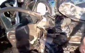 izmir de feci kaza minibusle otomobil carpisti1 habermeydan