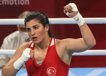 Milli boksör Busenaz Sürmeneli Avrupa Şampiyonu oldu