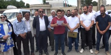 Muş’ta ev almak isterken müteahhit mağduru oldular!