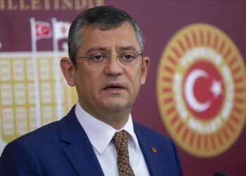 Özgür Özel, Ekrem İmamoğlu’na ‘adaylık’ konusunda mesaj gönderiyor