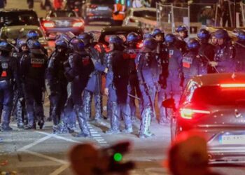 Paris belediye başkanının evi hedef alındı