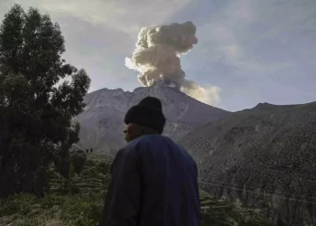 Peru’da korku yaratan yanardağ patlaması! Acil durum ilan edildi