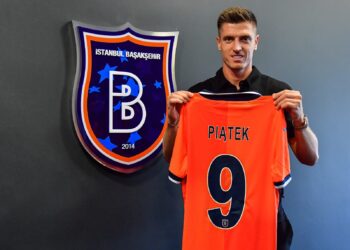 Polonyalı golcü Krzysztof Piatek Başakşehir’de