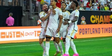 Real Madrid Manchester United’ı rahat geçti!