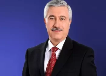 Eski rektör FETÖ suçlamasıyla gözaltına alındı