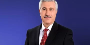 Eski rektör FETÖ suçlamasıyla gözaltına alındı