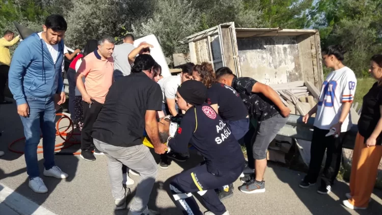 sinop boyabat ta kamyon devrildi habermeydan