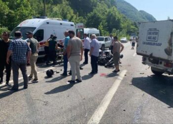 Sinop Erfelek’te Kamyonetle motosiklet çarpıştı!